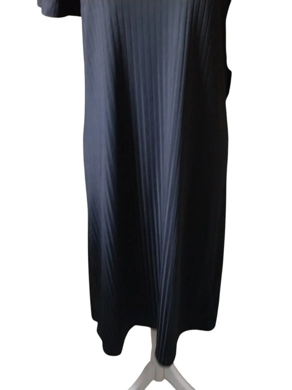 Maudye Jane XS Black Open Back Short Sleeve Classic Shirt Dress Contemporary